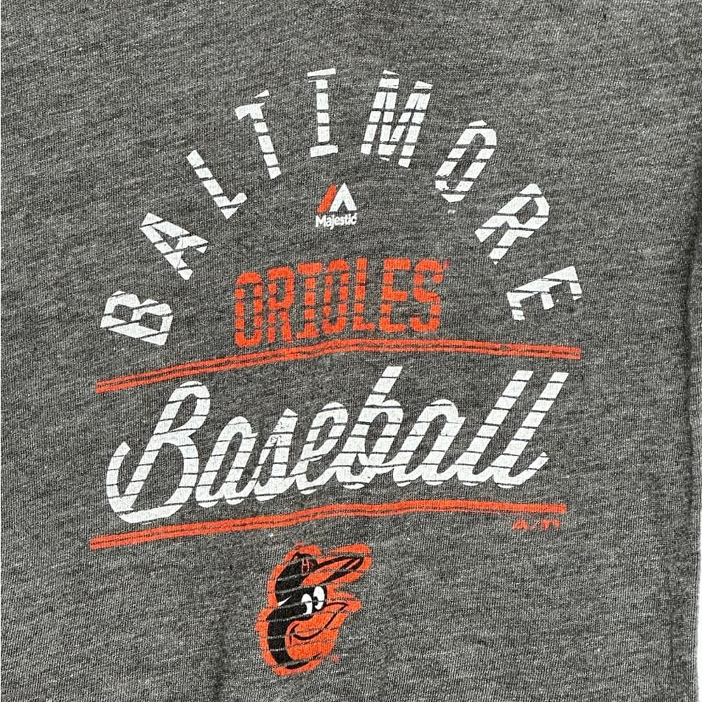 Majestic Baltimore Orioles Distressed Baseball Tee Gray V-Neck Striped Small - Thumbnail 6