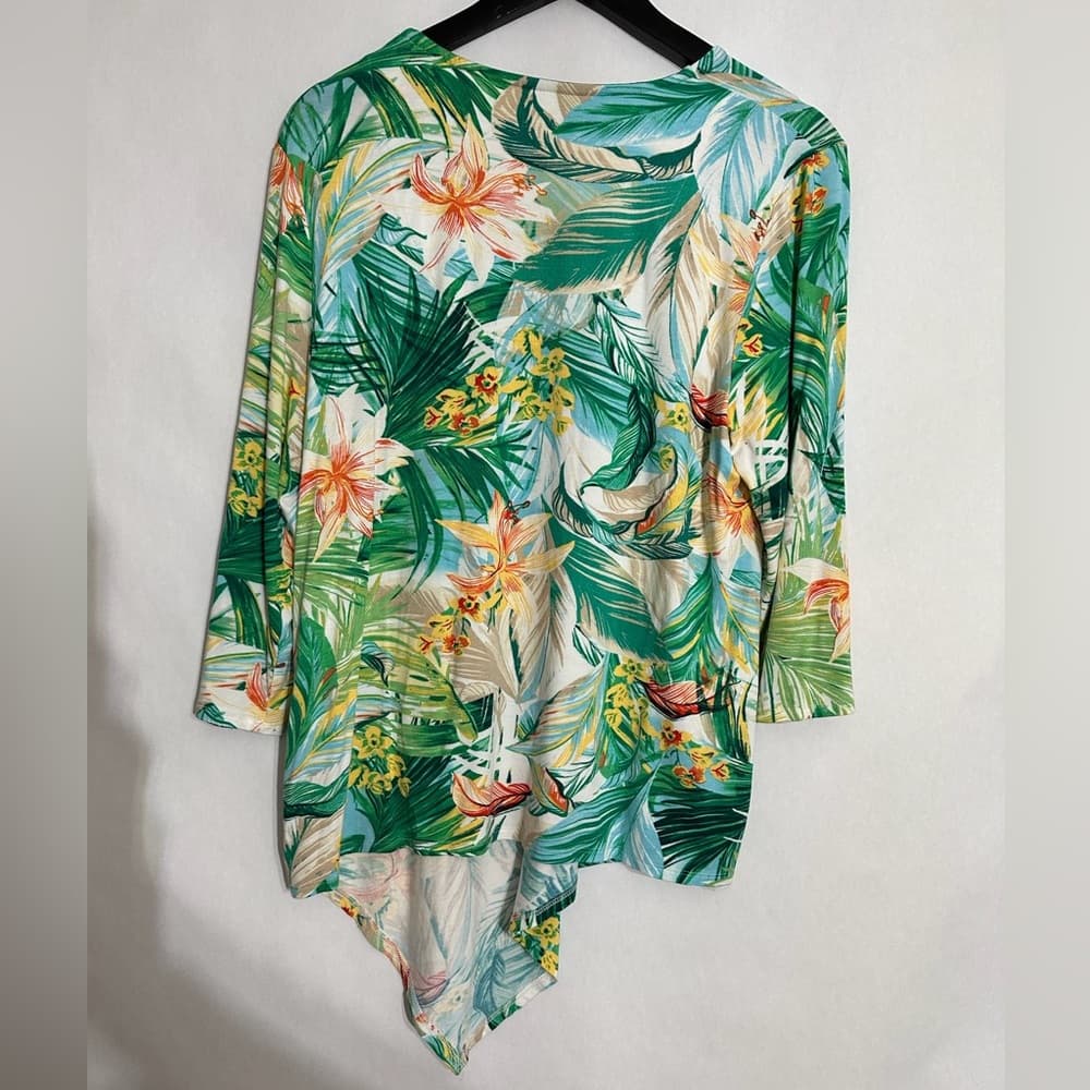 Chico’s Tropical Floral Palm Print Sharkbite V-Hem Tunic Top Size 2 (L/12) - Thumbnail 3