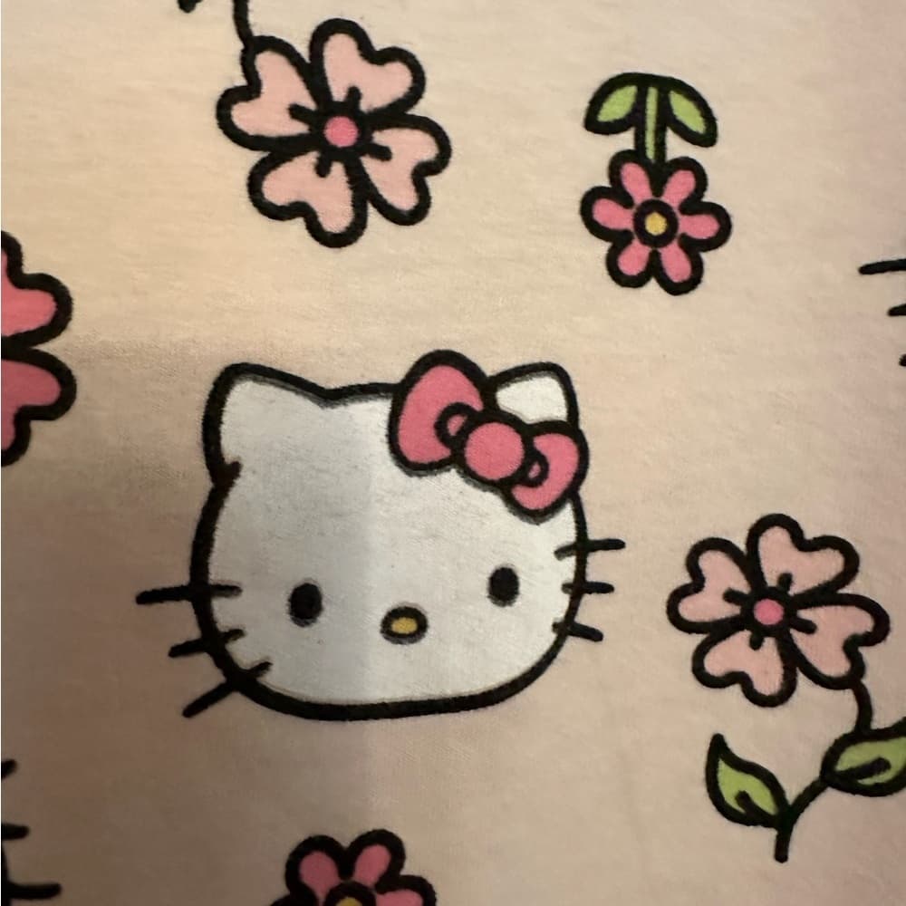 Hello Kitty Love Tribe Short-Sleeve Flower Face Printed T-Shirt Juniors Large - Thumbnail 4