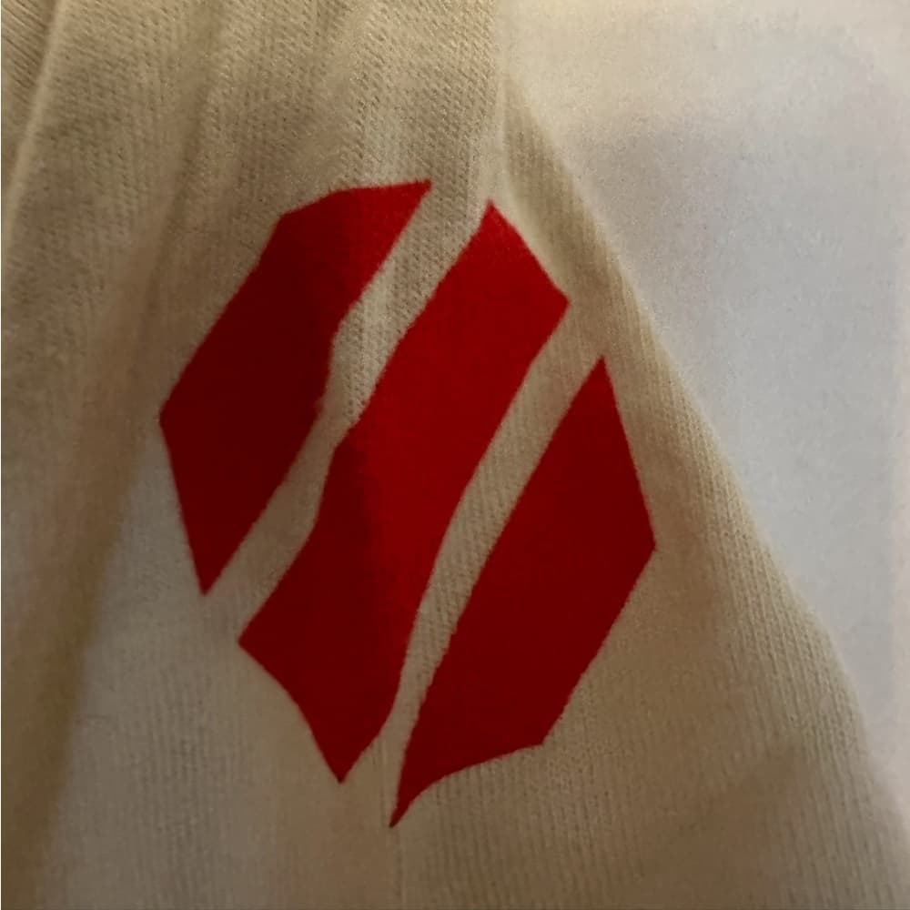 NWT UFC Women’s Cream V-Neck Graphic Tee Logo Short Sleeve Athletic Top Medium - Thumbnail 5