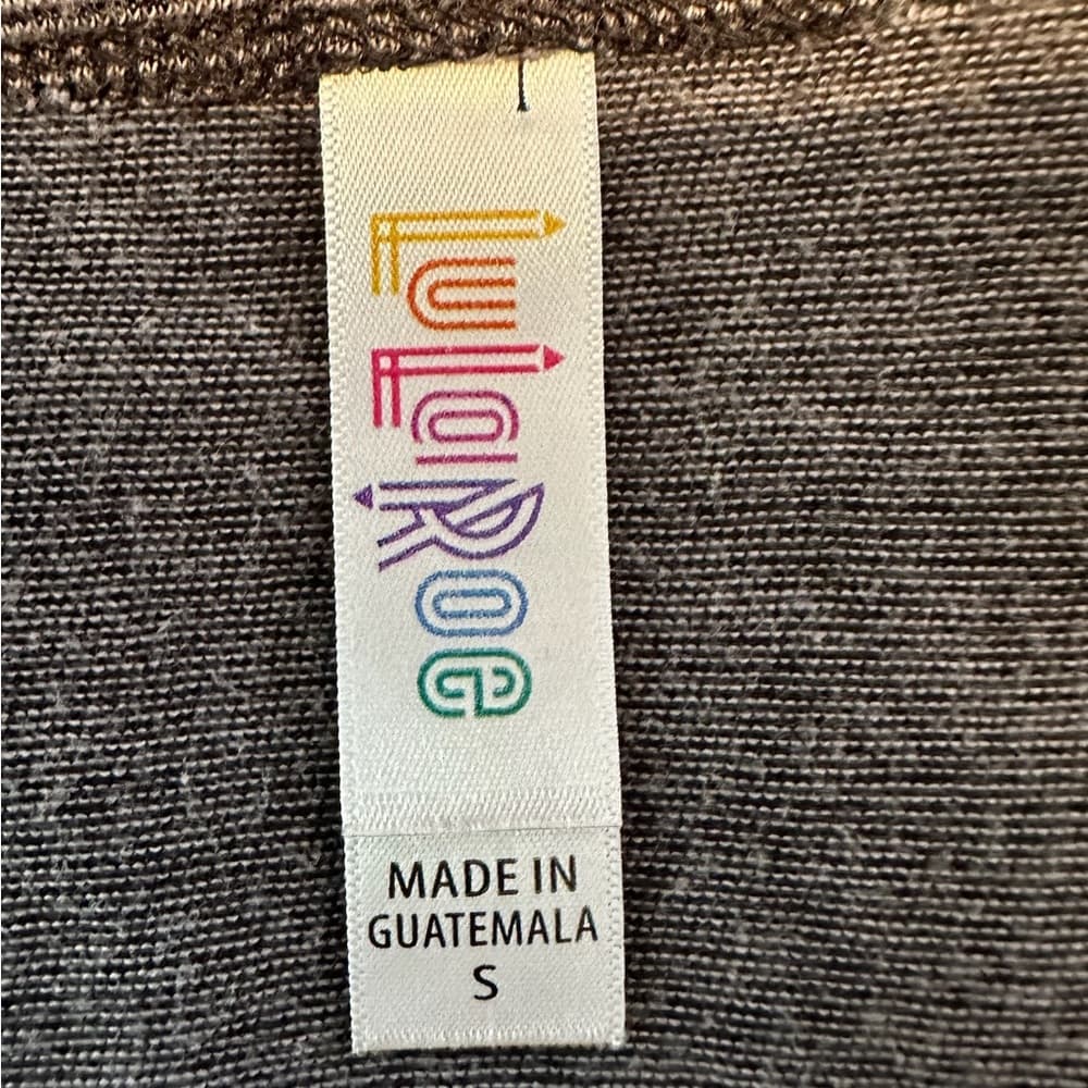 LuLaRoe Striped Classic Tee T-Shirt Women’s Small Size 6-8 Neutral Minimalist - Thumbnail 4