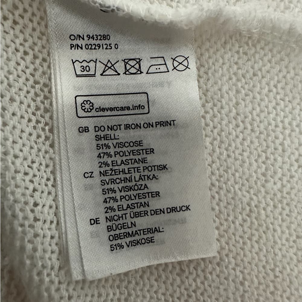 H&M Divided White Knit Tank Top #CELFIE Graphic Slightly Sheer Size Medium - Thumbnail 2