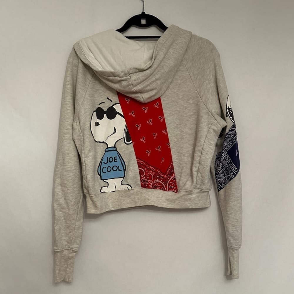Daydreamer Snoopy Joe Cool Bandana Patchwork Crop Hoodie Heather Gray Size Small - Thumbnail 10