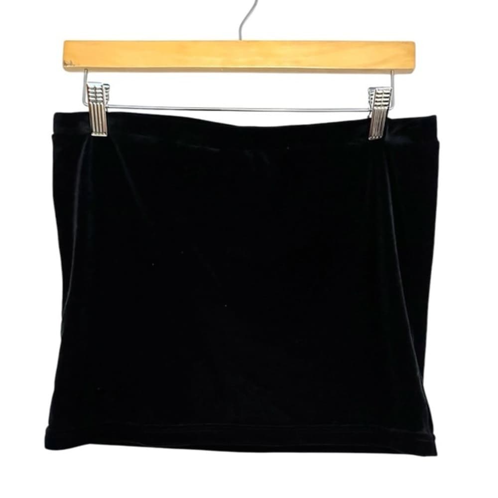 Bloomingdale’s Black Bandeau Crop Tube Top Velvet-like Minimalist Size Large - Thumbnail 5