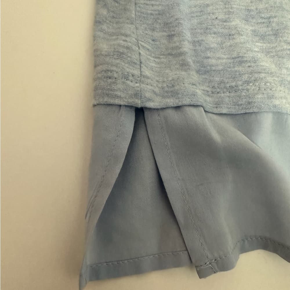 Vince Camuto Heathered Light Blue Layered Hem T-Shirt Blouse Buttoned Size Large - Thumbnail 4