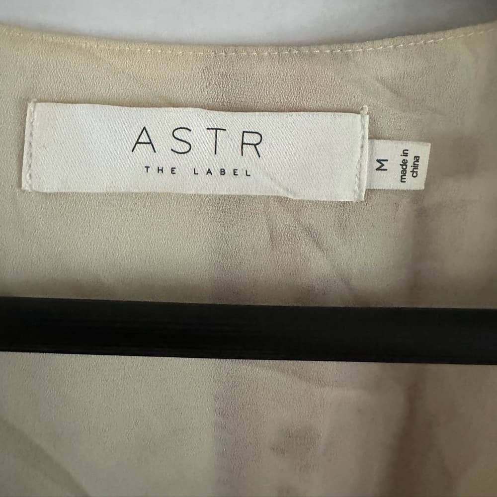 ASTR The Label Cream Boho Pattern Tie Front Cold Shoulder Blouse Size Medium - Thumbnail 2