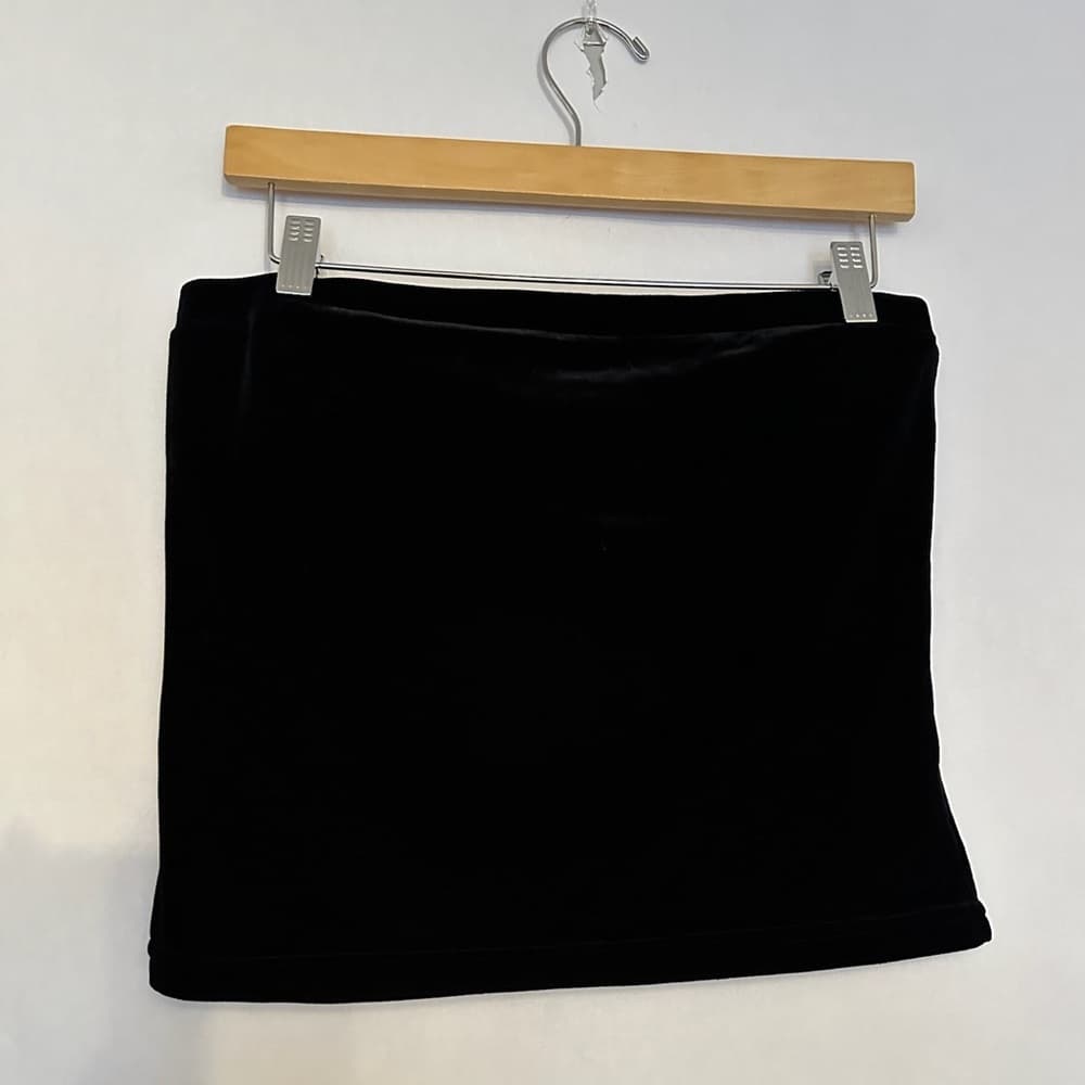 Bloomingdale’s Black Bandeau Crop Tube Top Velvet-like Minimalist Size Large - Thumbnail 2