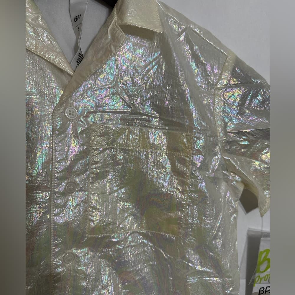NWT BP Iridescent Short Sleeve Button Up Shirt Size 3 Holographic Cropped - Thumbnail 2
