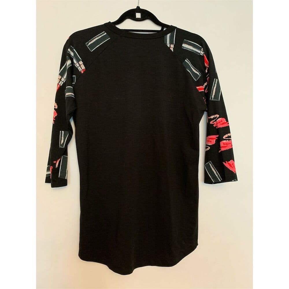 LuLaRoe Randy Lipstick Print Raglan Sleeve Shirt Women's Small Black 3/4 Sleeve - Thumbnail 2