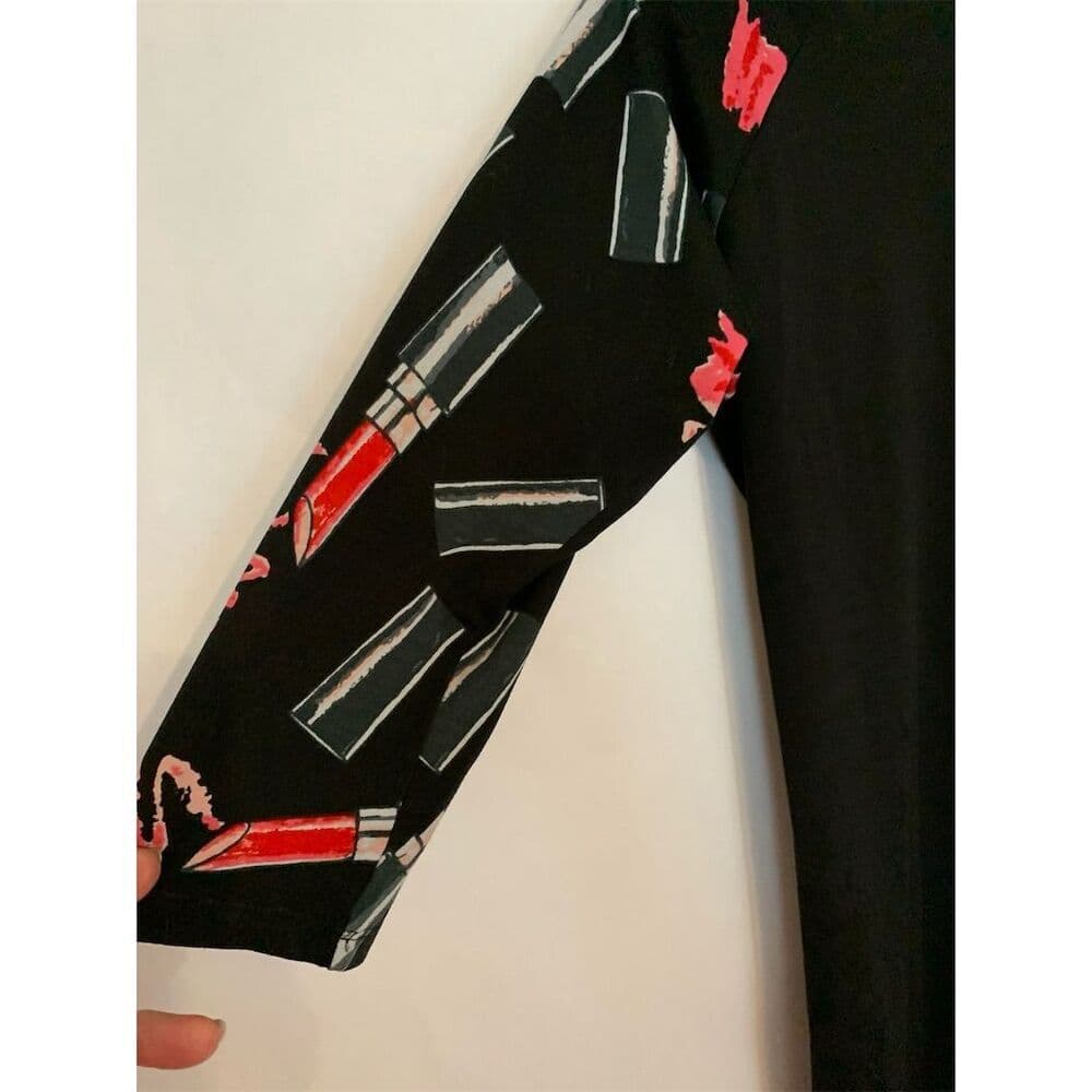 LuLaRoe Randy Lipstick Print Raglan Sleeve Shirt Women's Small Black 3/4 Sleeve - Thumbnail 3