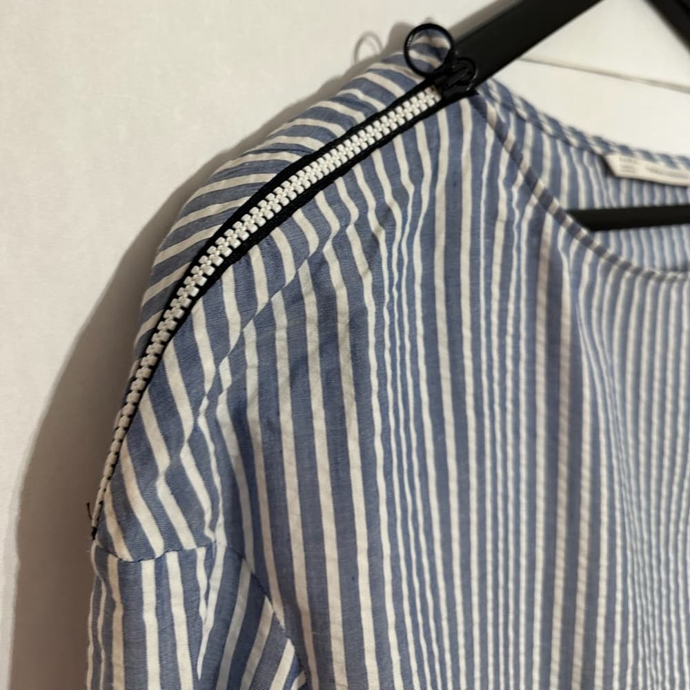 Zara Trafaluc Collection Blue White Stripe Seersucker Bell Sleeve Top Medium - Thumbnail 3