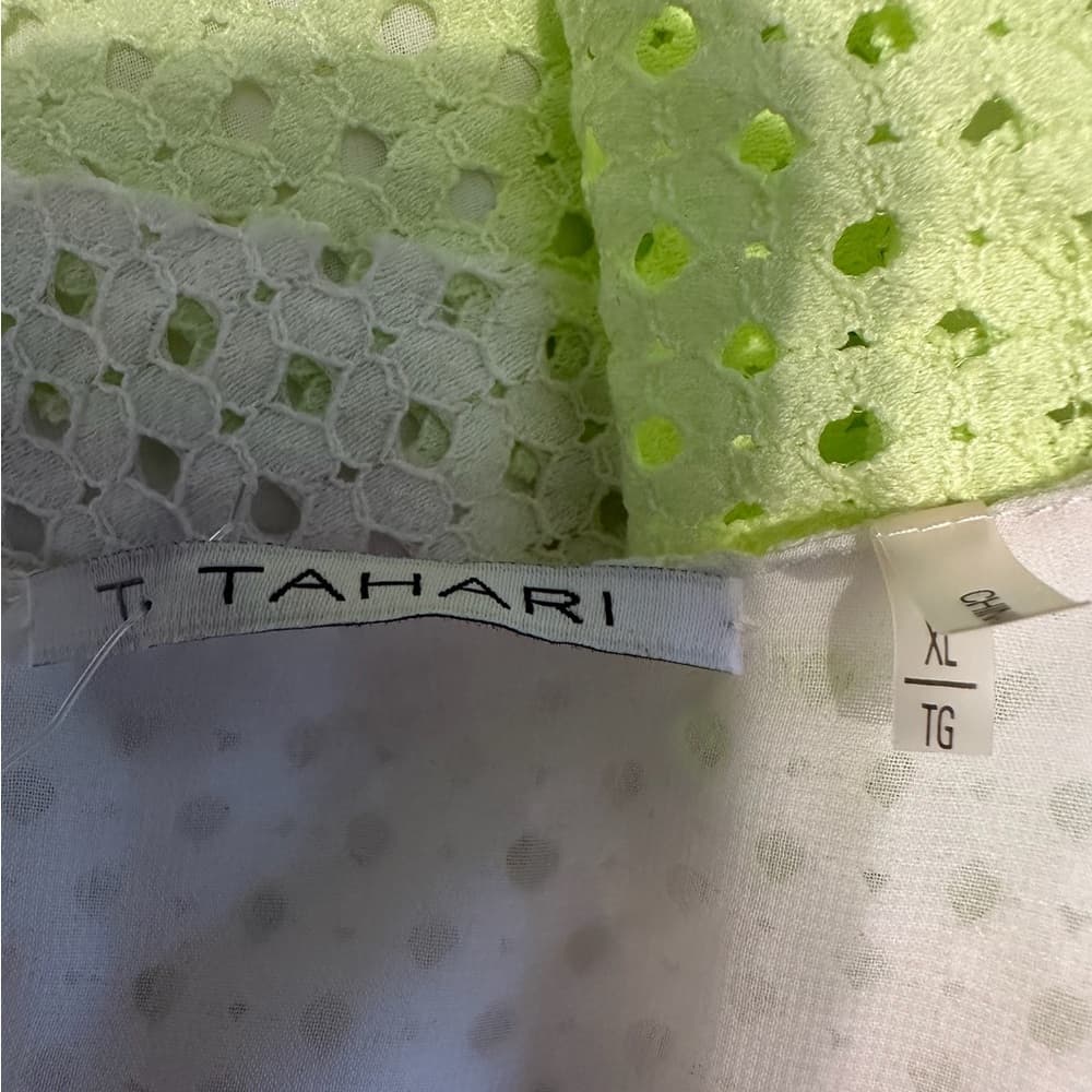 T Tahari Lime & White Eyelet Sleeveless Panel Sport Blouse Size XL Athleisure - Thumbnail 2