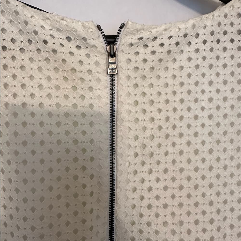 T Tahari Lime & White Eyelet Sleeveless Panel Sport Blouse Size XL Athleisure - Thumbnail 5