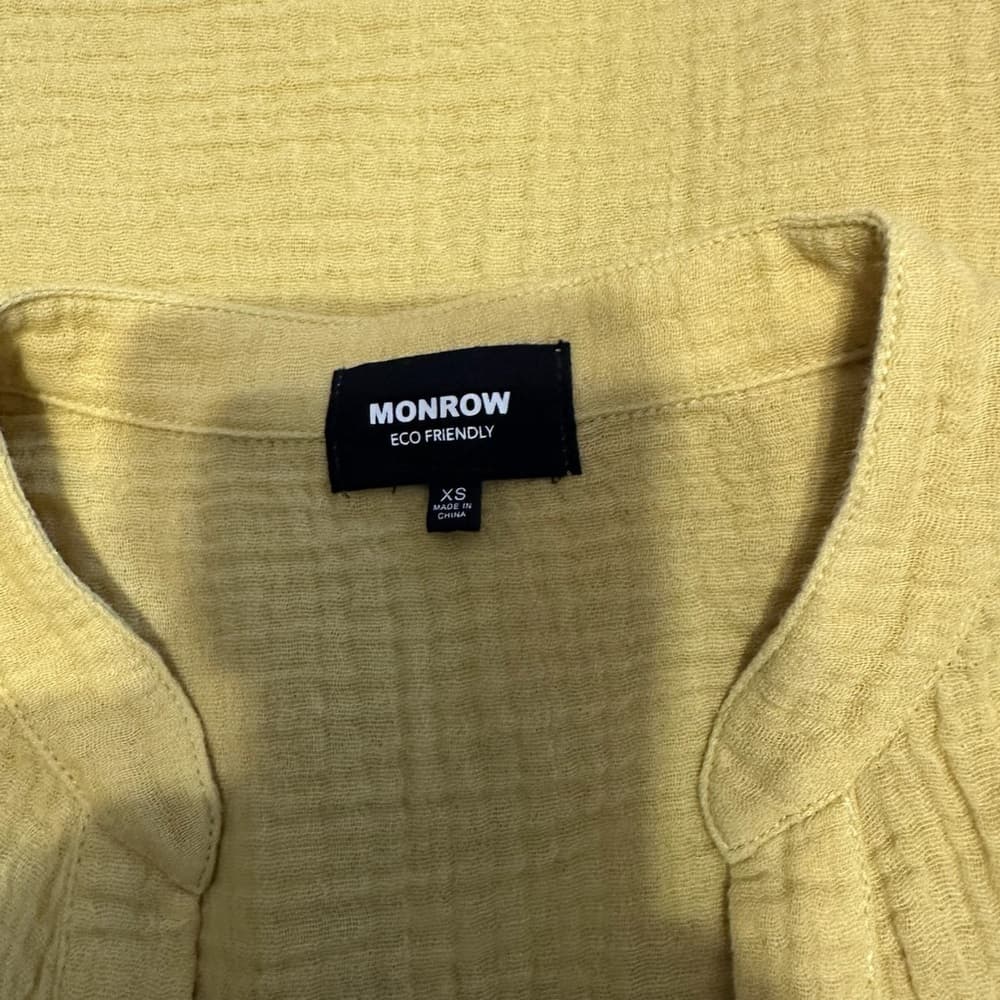 Monrow Gauze Sleeveless Top in Color Avocado Size X-Small Coastal Casual Preppy - Thumbnail 3