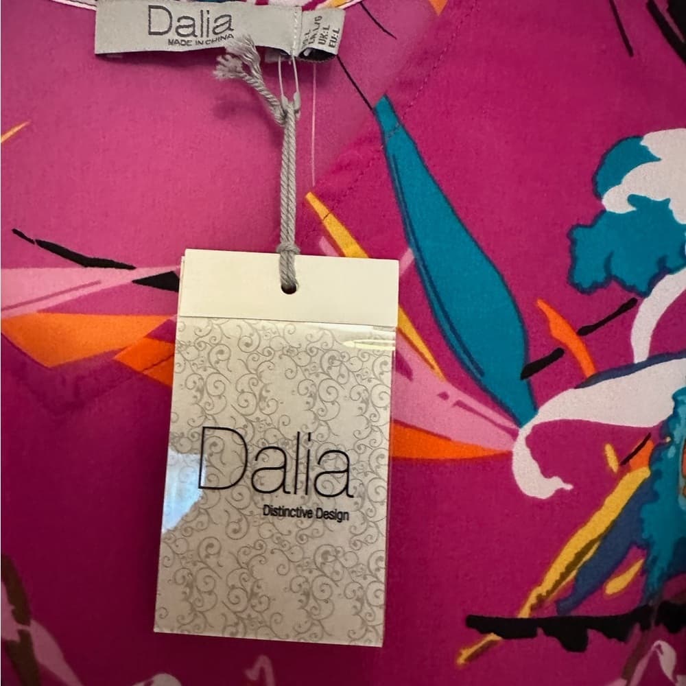 NEW Dalia V-Neck Floral Tropical Sleeveless Camisole Tank Women’s Size Large - Thumbnail 3