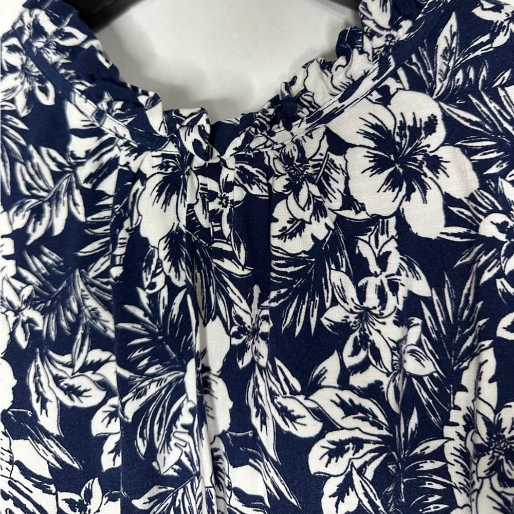 Rafaella Navy White Floral Border Print Sleeveless Tassel Neck Blouse Size 1X - Thumbnail 11