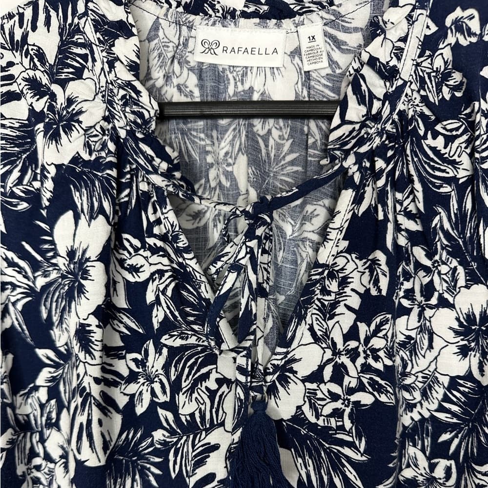 Rafaella Navy White Floral Border Print Sleeveless Tassel Neck Blouse Size 1X - Thumbnail 7