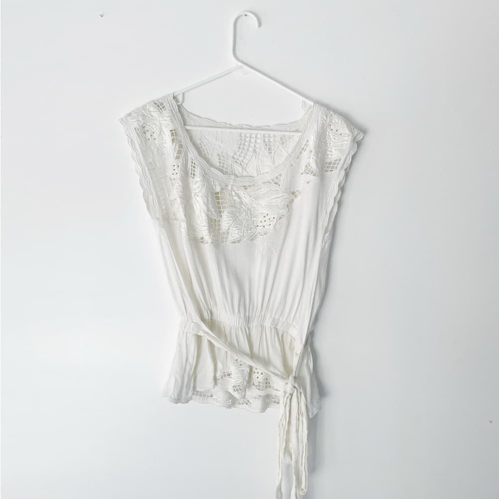Forever 21 Floral Lace Off White Embroidered Peplum Top Likely Size Medium - Thumbnail 7