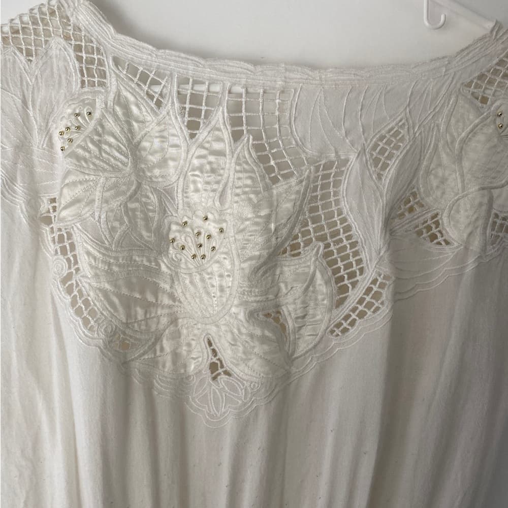 Forever 21 Floral Lace Off White Embroidered Peplum Top Likely Size Medium - Thumbnail 8