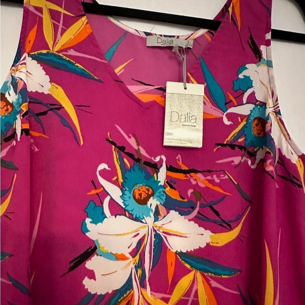 NEW Dalia V-Neck Floral Tropical Sleeveless Camisole Tank Women’s Size Large - Thumbnail 4