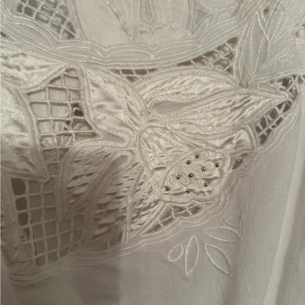 Forever 21 Floral Lace Off White Embroidered Peplum Top Likely Size Medium - Thumbnail 3