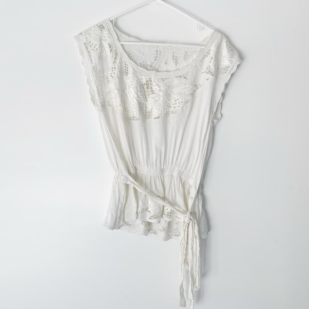 Forever 21 Floral Lace Off White Embroidered Peplum Top Likely Size Medium - Thumbnail 9