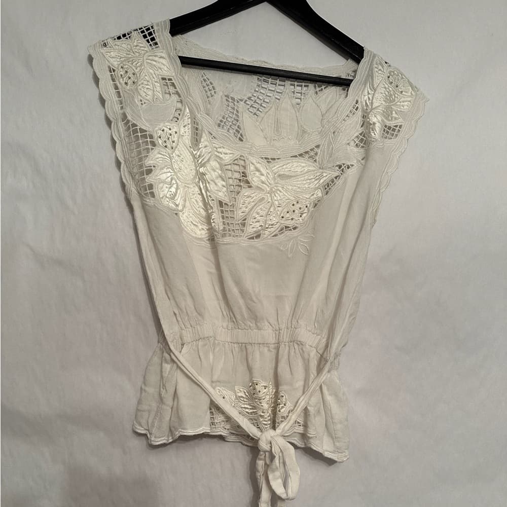Forever 21 Floral Lace Off White Embroidered Peplum Top Likely Size Medium - Thumbnail 2