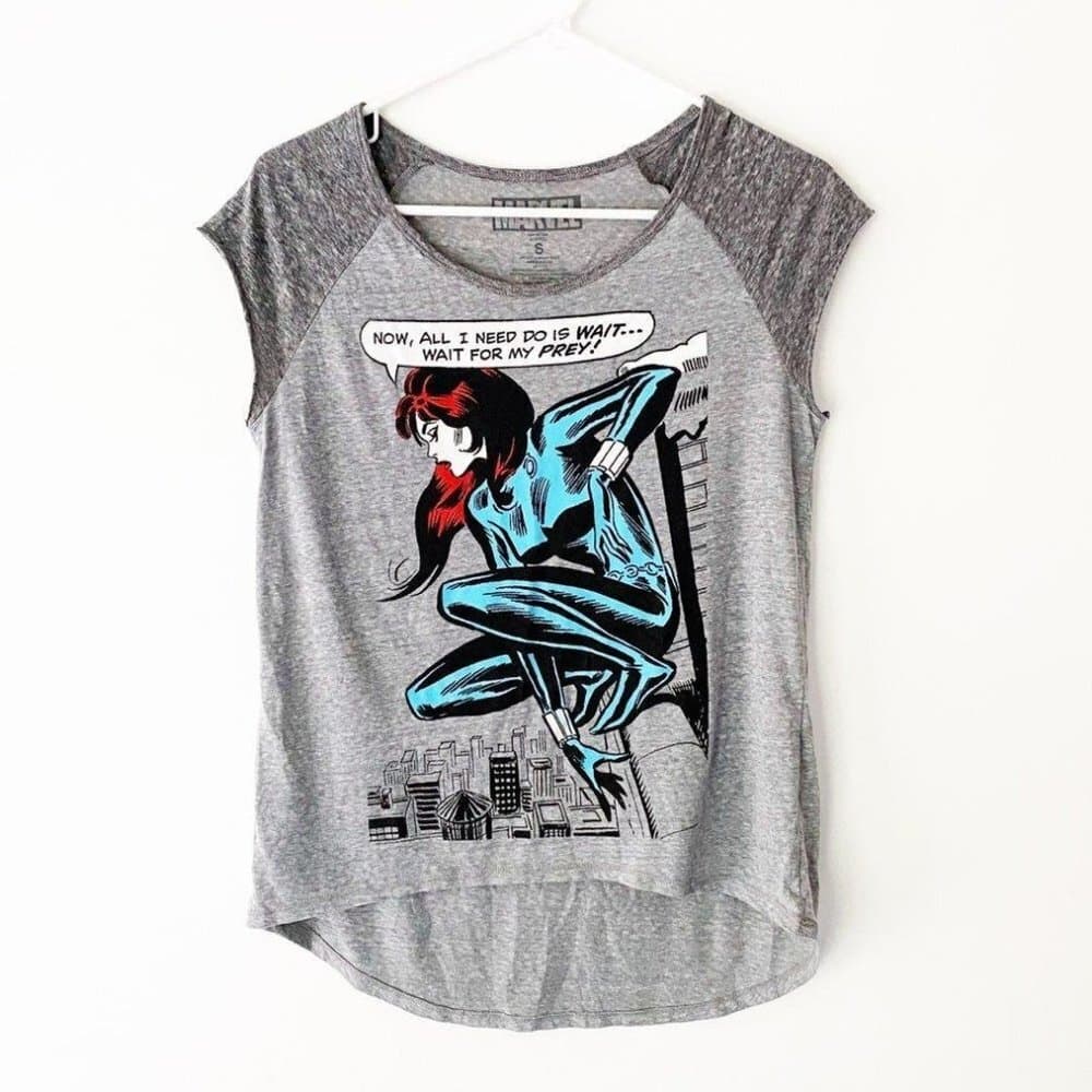 Marvel Black Widow Comic Wait For Prey Graphic High Low Hem Tee Gray Size Small - Thumbnail 3