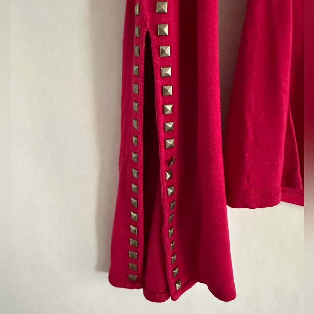 Rock & Republic Magenta Cold Shoulder Studded Long Sleeve Top Size Medium Punk - Thumbnail 2