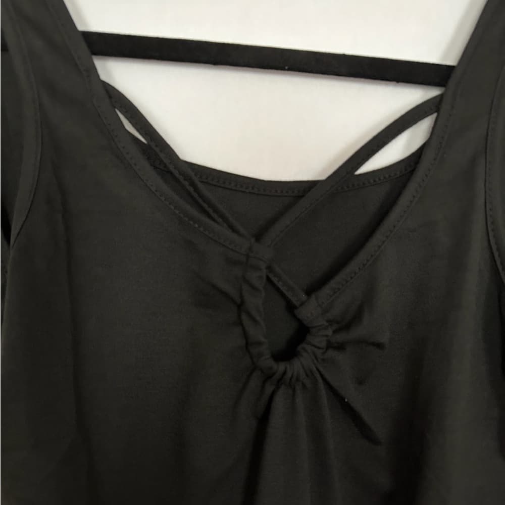 Black Women’s Medium Tank Top with Unique Back Knot Detail Casual Chic Essential - Thumbnail 3