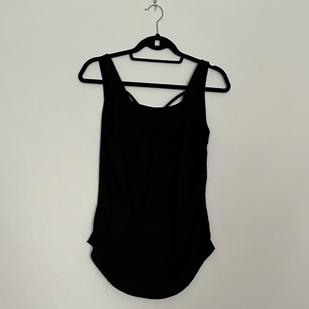 Black Women’s Medium Tank Top with Unique Back Knot Detail Casual Chic Essential - Thumbnail 2
