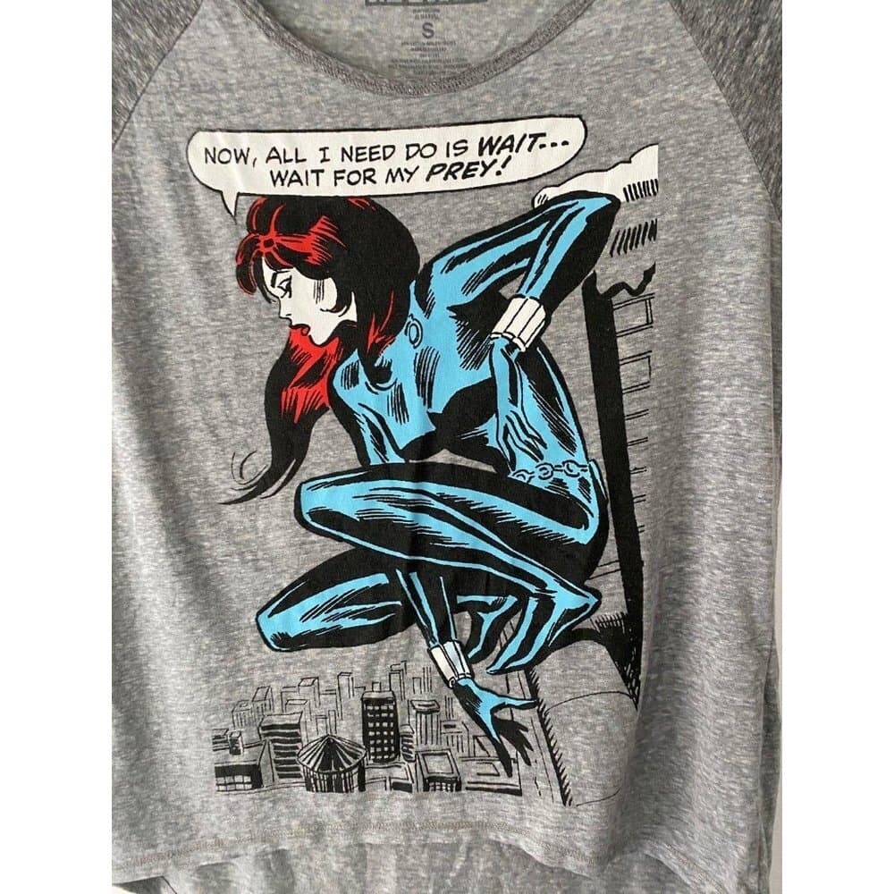 Marvel Black Widow Comic Wait For Prey Graphic High Low Hem Tee Gray Size Small - Thumbnail 2