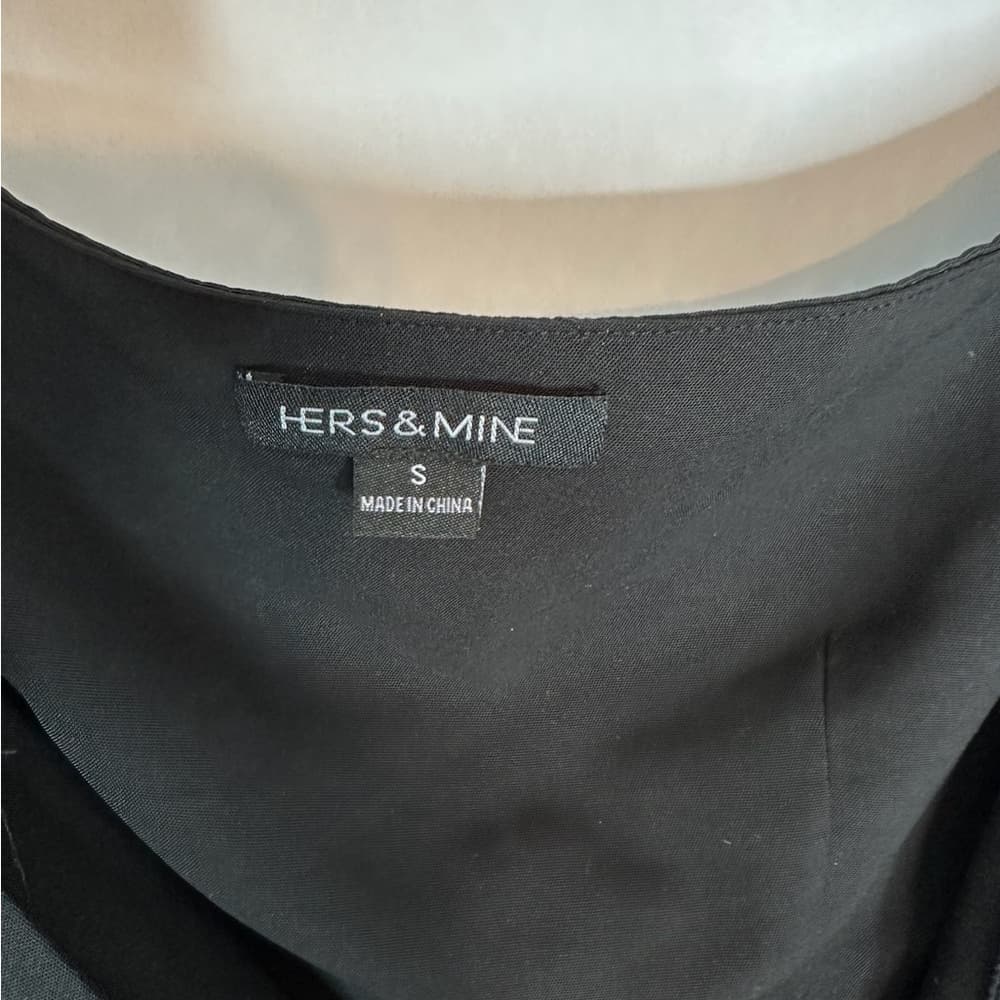 Hers & Mine Black Long Sleeve Front Tie Crop Top Size Small - Thumbnail 3