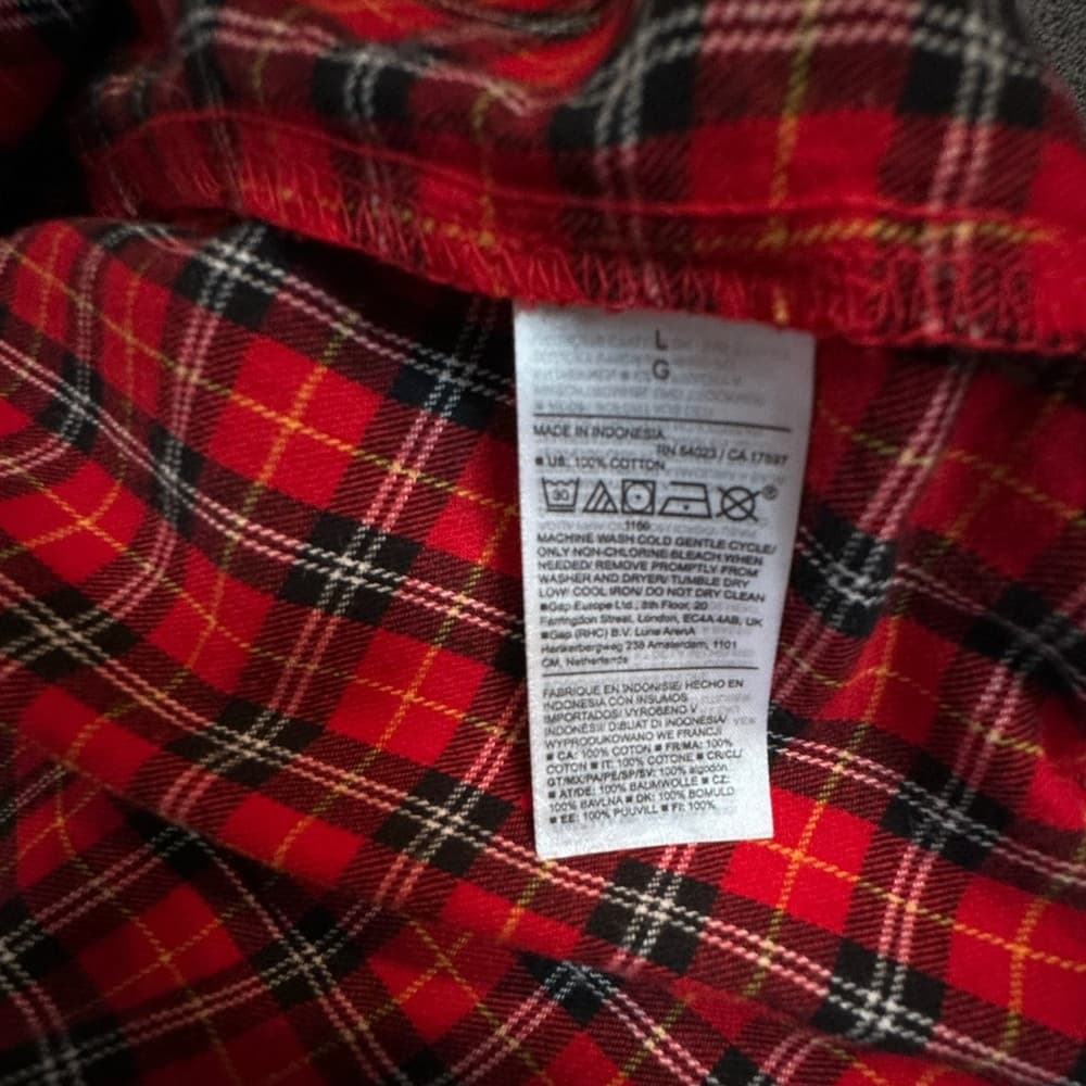 Old Navy Plaid Flannel Classic Shirt Button Up in Red Tartan Womens Size Large - Thumbnail 7