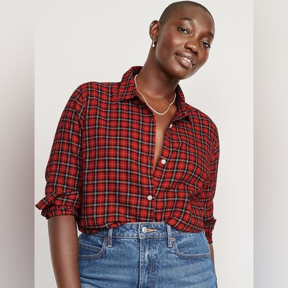 Old Navy Plaid Flannel Classic Shirt Button Up in Red Tartan Womens Size Large - Thumbnail 2