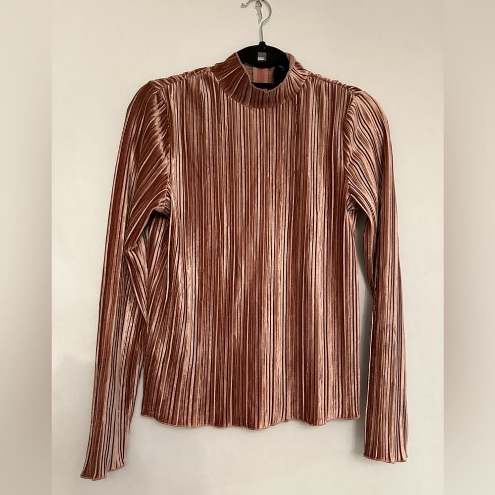 J.O.A. Los Angeles Revolve Pleated Mock Neck Velvet Top Baby Pink Size Small JOA - Thumbnail 8