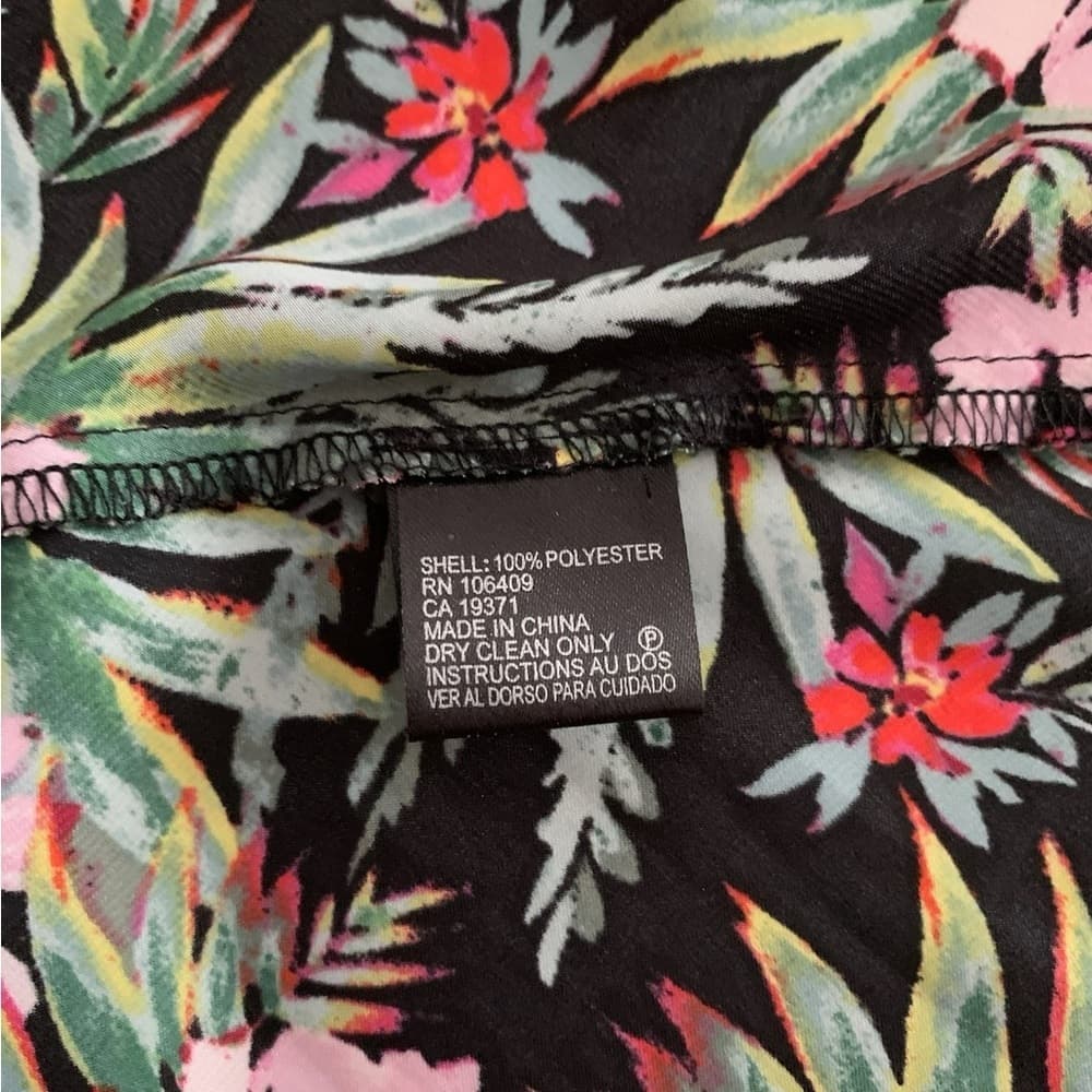 Tahari Women's Sleeveless Floral Print Tie Neck Blouse Top Size Large Preowned - Thumbnail 5