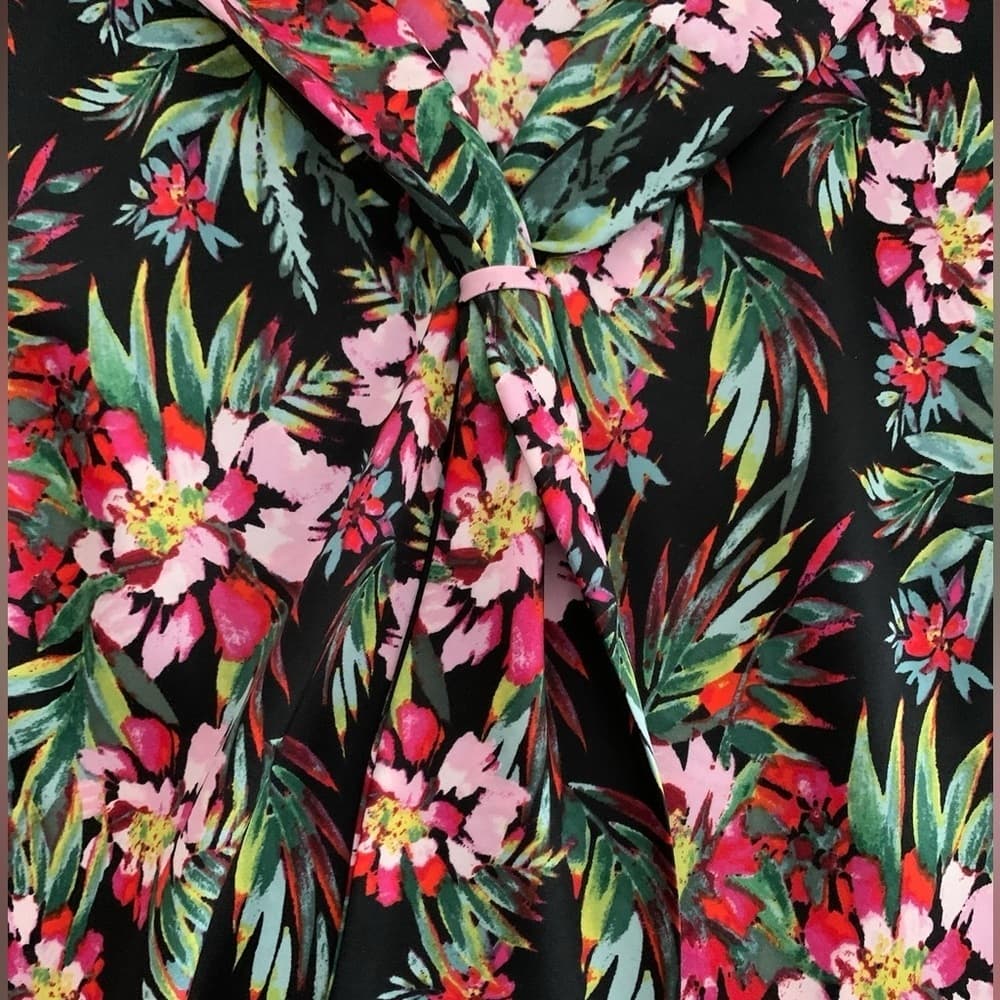 Tahari Women's Sleeveless Floral Print Tie Neck Blouse Top Size Large Preowned - Thumbnail 6
