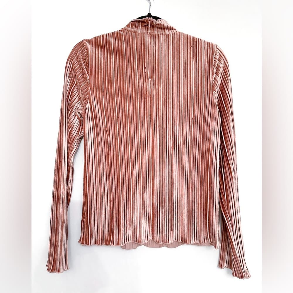 J.O.A. Los Angeles Revolve Pleated Mock Neck Velvet Top Baby Pink Size Small JOA - Thumbnail 2