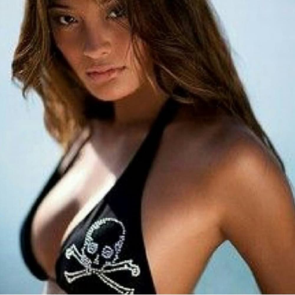 Victoria’s Secret Vintage Y2K Skull Rhinestone Black Bikini Set Size Large - Thumbnail 2