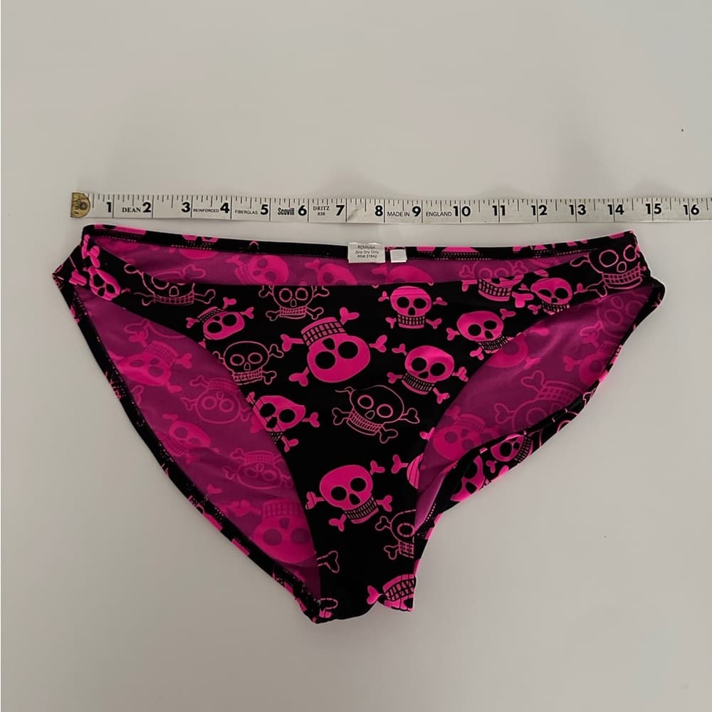 Kaligirlz x Hot Topic Y2K Pink Black Skull Print Bikini Set Size Large Rare Swim - Thumbnail 14