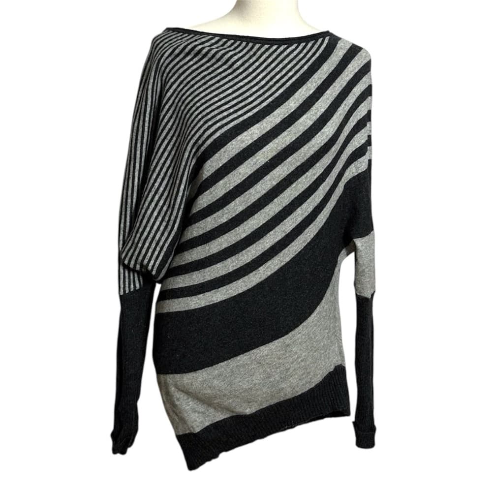 Divas Black & Gray Asymmetrical Stripe Knit Sweater Size S/M Minimalist - Thumbnail 7
