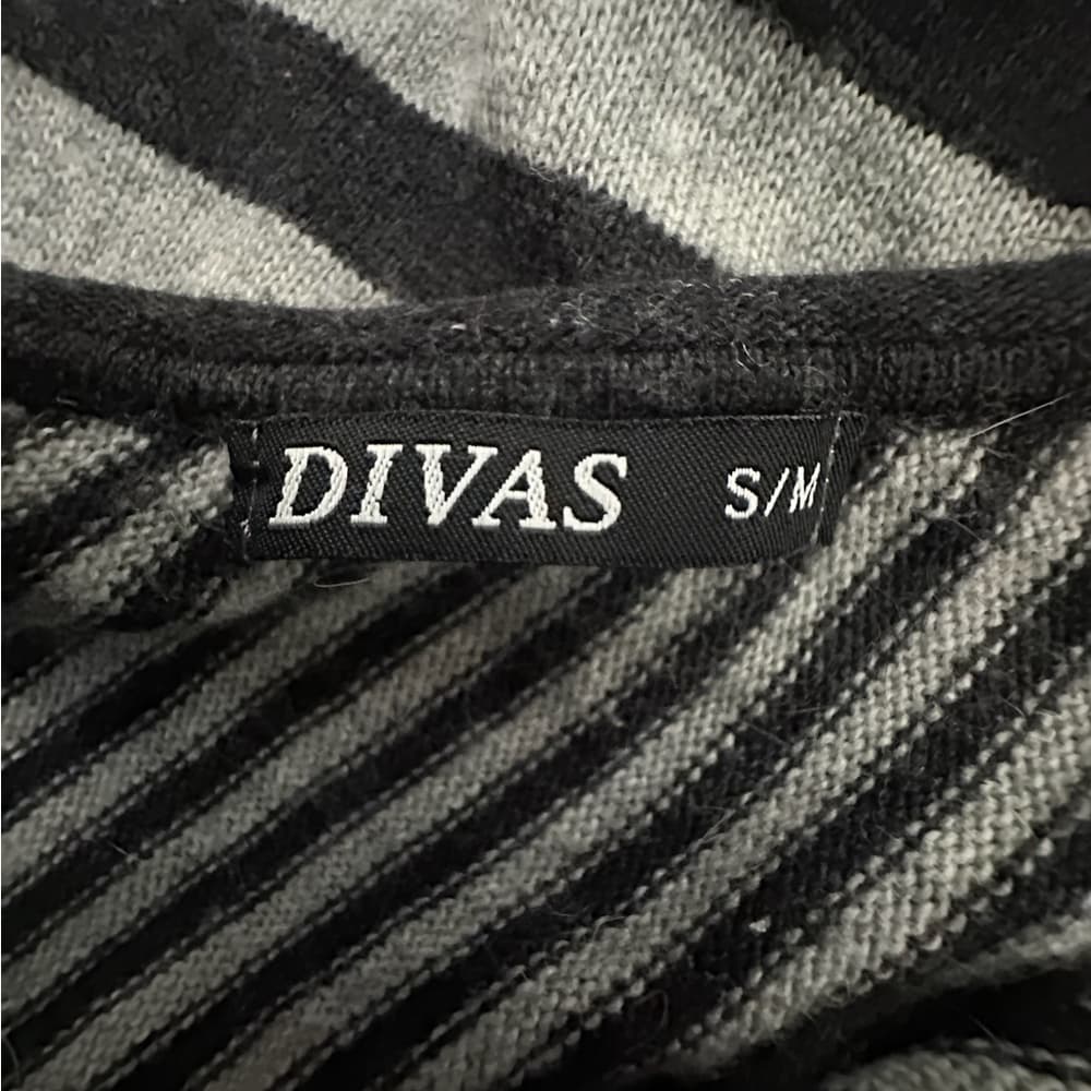 Divas Black & Gray Asymmetrical Stripe Knit Sweater Size S/M Minimalist - Thumbnail 3