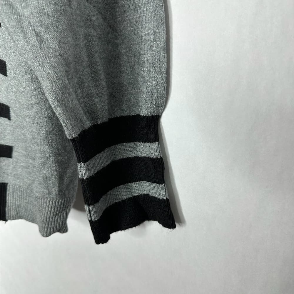 Liz Claiborne Gray Black Stripe Sweater Size XL Minimalist Classic Knit SEE NOTE - Thumbnail 8