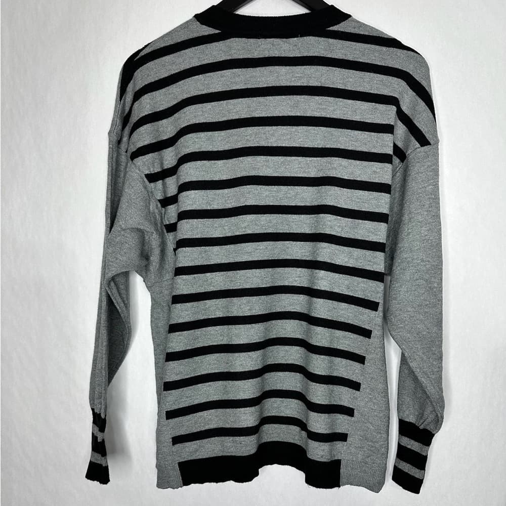 Liz Claiborne Gray Black Stripe Sweater Size XL Minimalist Classic Knit SEE NOTE - Thumbnail 4
