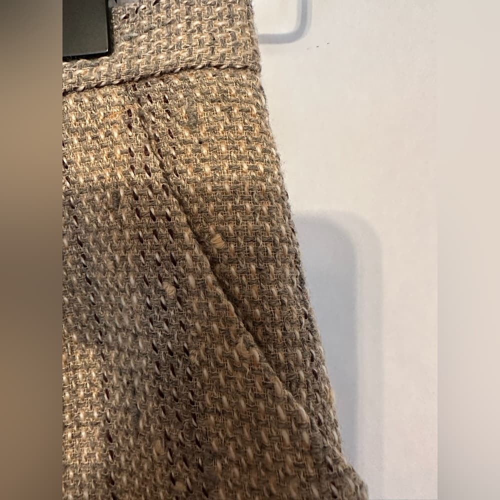 NWOT BCBGMAXAZRIA Tweed Mini Skirt with Contrast Hem Trim Size 0 - Thumbnail 3