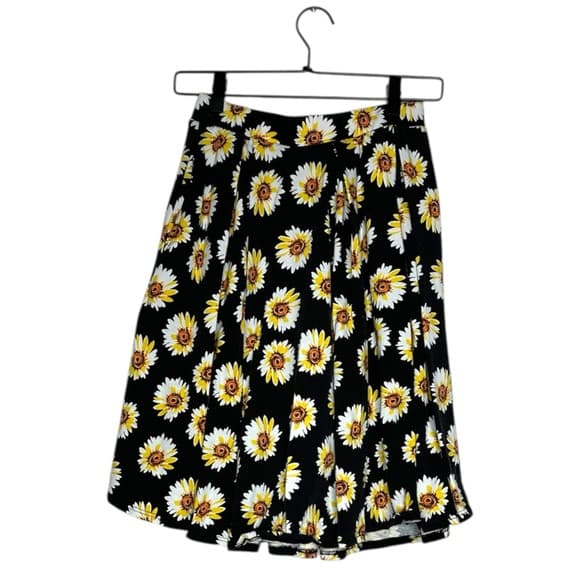 LuLaRoe Madison Black Daisy Floral A-Line Skirt Size Small Pleated Flowy Flower - Thumbnail 11