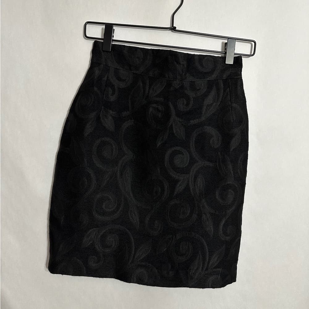 Vertigo Paris Black Brocade Mini Skirt Leaf Scroll Pattern Size 36 Dark Academia - Thumbnail 4