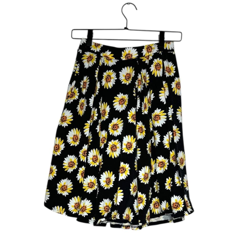 LuLaRoe Madison Black Daisy Floral A-Line Skirt Size Small Pleated Flowy Flower - Thumbnail 10