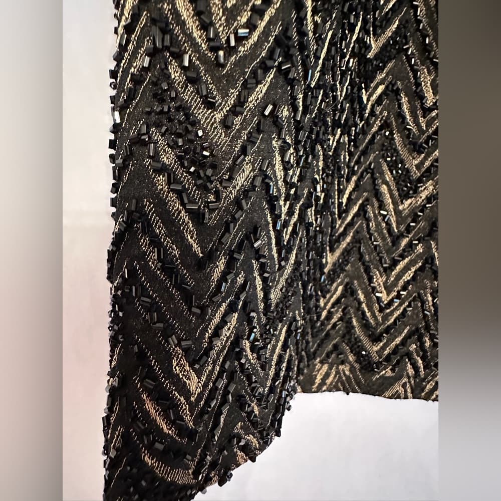Carmen Marc Valvo Signature Metallic Beaded Chevron Mini Skirt Size 6 FLAW/NWOT - Thumbnail 3